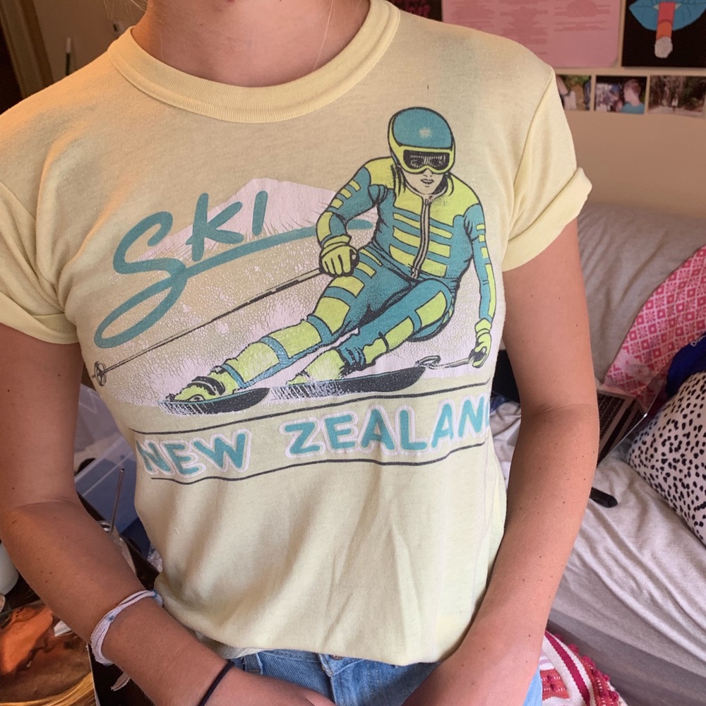Vintage Ski New Zealand shirt!!